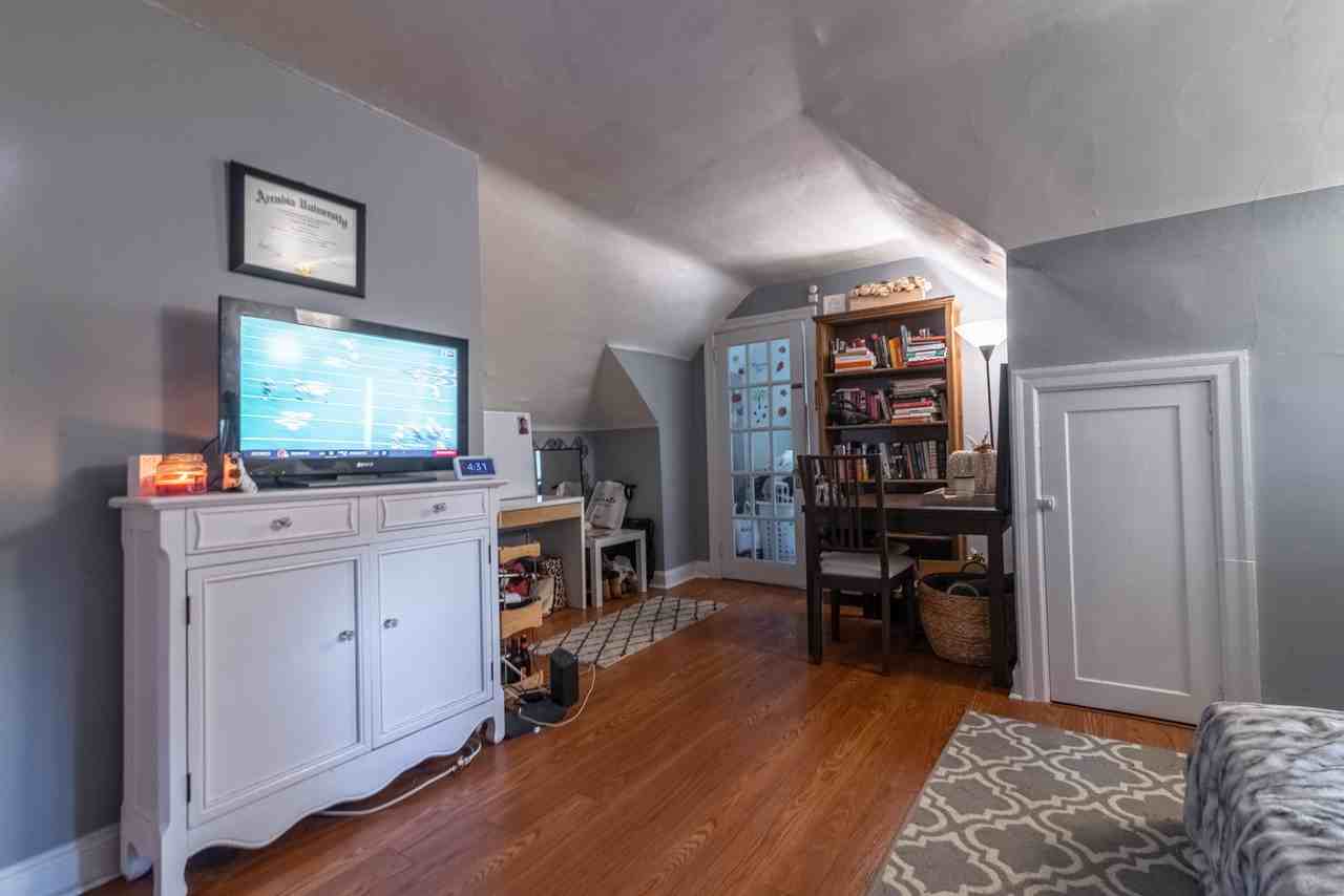 322 Paxson Ave #B - Photo 5 of 14