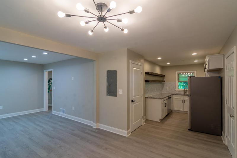 2368 Jefferson Ter #A - Photo 6 of 11