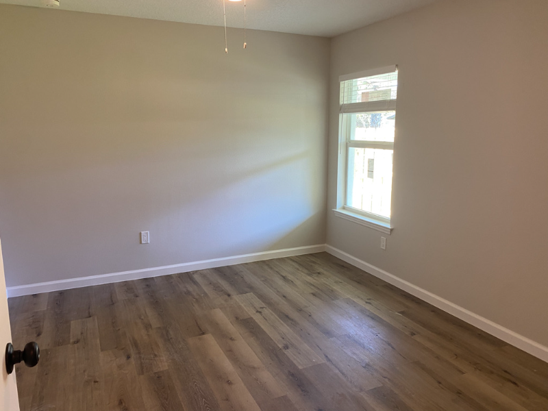 3820 Se Lee St #1 - Photo 3 of 6
