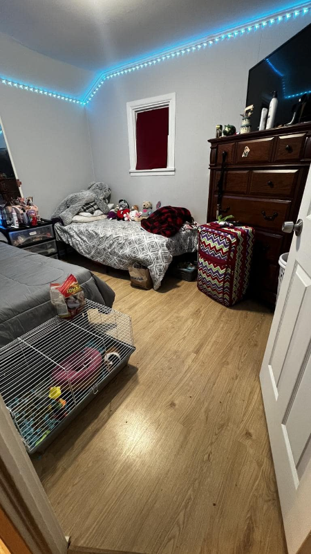 33 Dupont Pl - Photo 6 of 15