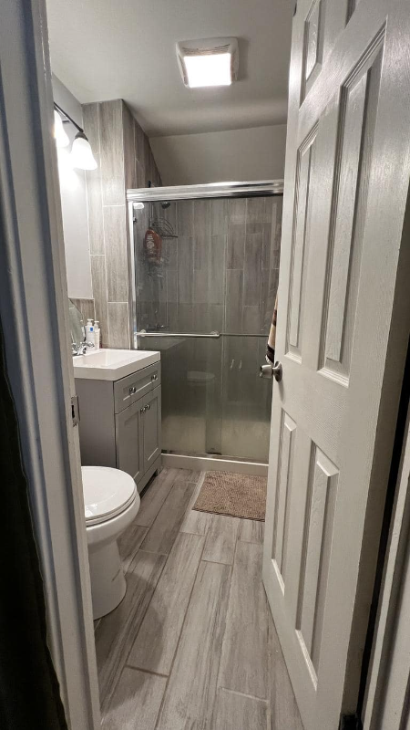 33 Dupont Pl - Photo 7 of 15