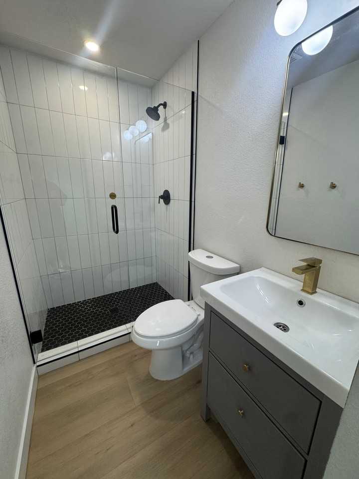 1006 N 12th St #1004 - Photo 6 of 11