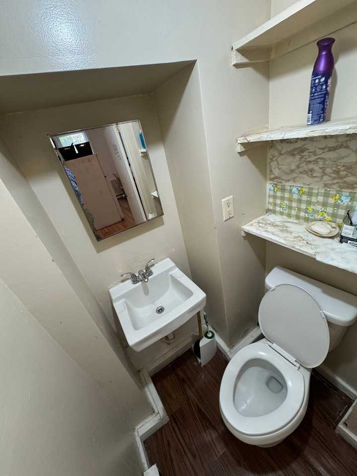 68 London St #2 - Photo 3 of 7
