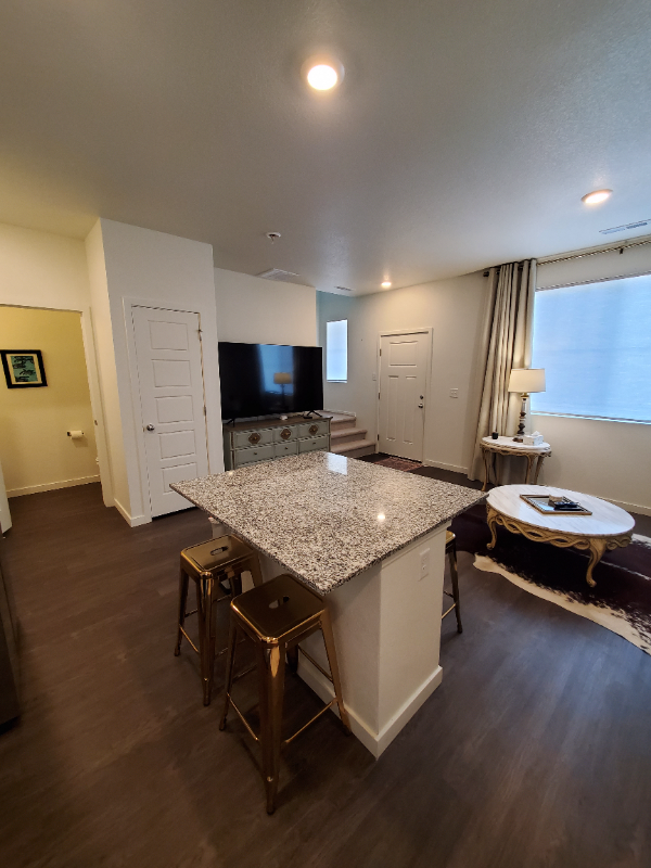 254 Cardinal St - Photo 4 of 20
