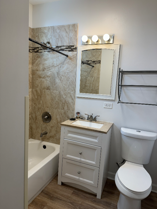 503 N Milwaukee Ave #D - Photo 4 of 7