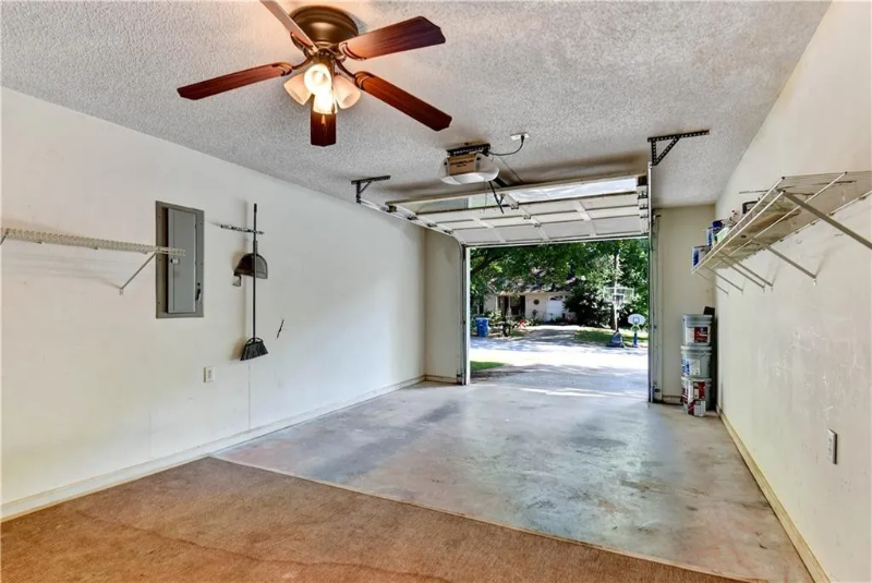 127 Lauren Ln - Photo 5 of 10