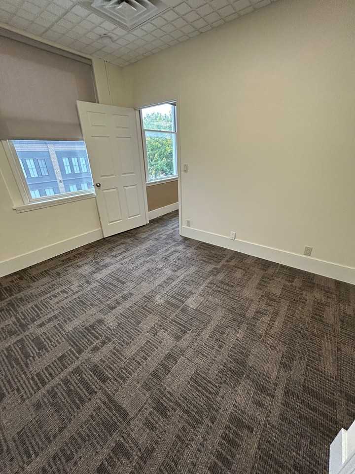 12 2nd St Ne #5 - Photo 3 of 9