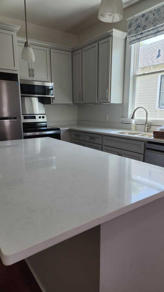 1860 Rosiere St - Photo 6 of 17