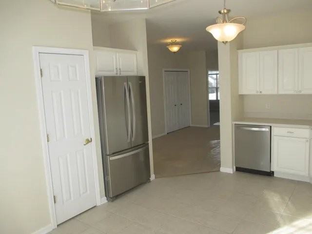 892 Boxwood Dr - Photo 4 of 10