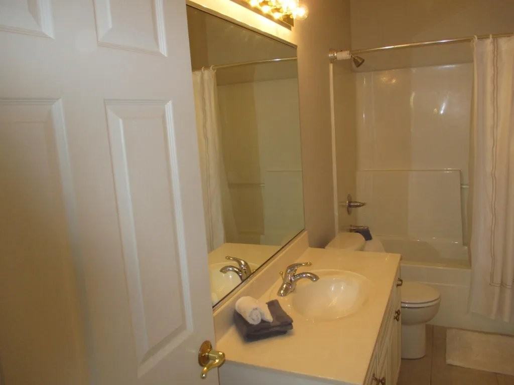 892 Boxwood Dr - Photo 6 of 10