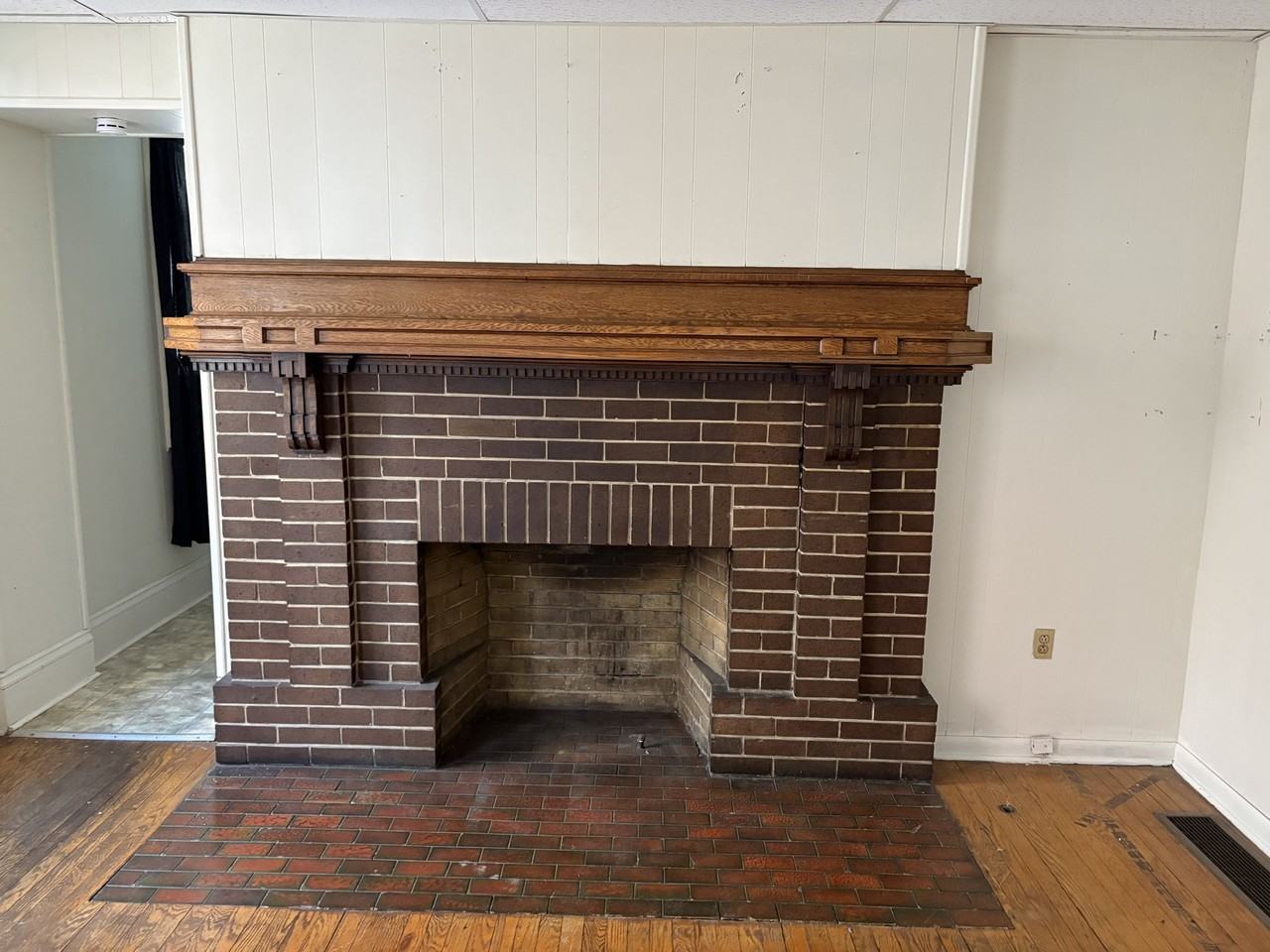 423 6th Ave #B - Photo 2 of 15