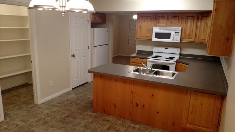 1253 E St - Photo 3 of 11