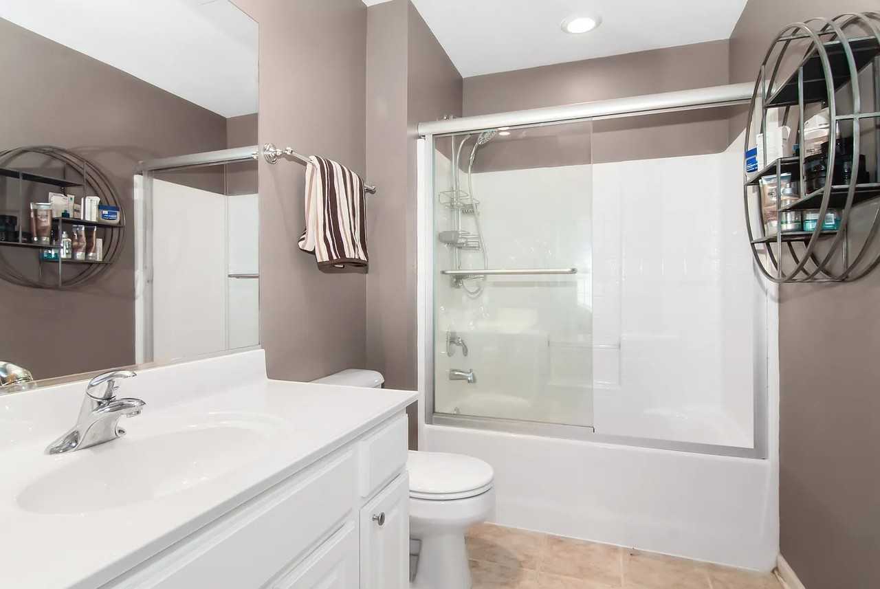 423 Vaughn Cir - Photo 4 of 19