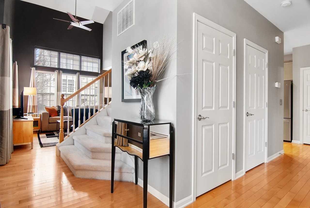 423 Vaughn Cir - Photo 5 of 19