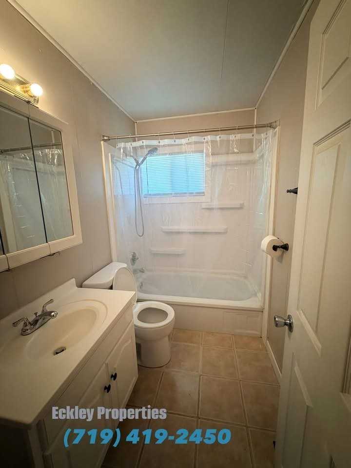 1607 N 70th Ave - Photo 5 of 10