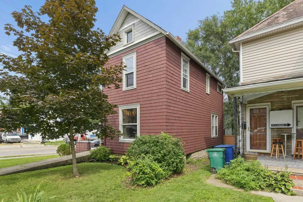 218 N Sandusky St - Photo 2 of 37