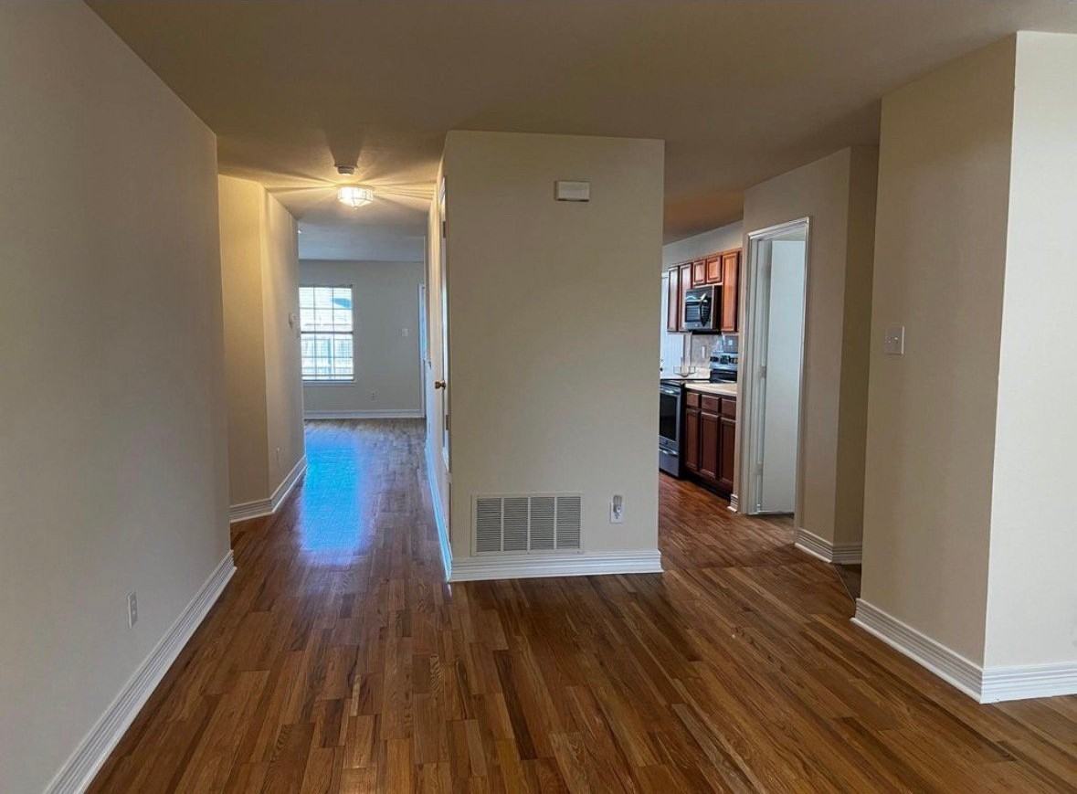 1414 Lochspring Dr - Photo 2 of 20