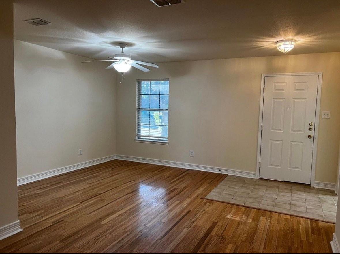 1414 Lochspring Dr - Photo 3 of 20