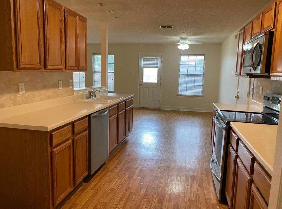 1414 Lochspring Dr - Photo 6 of 20