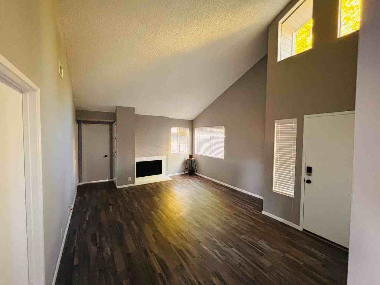1000 W Chestnut Ave - Photo 4 of 15