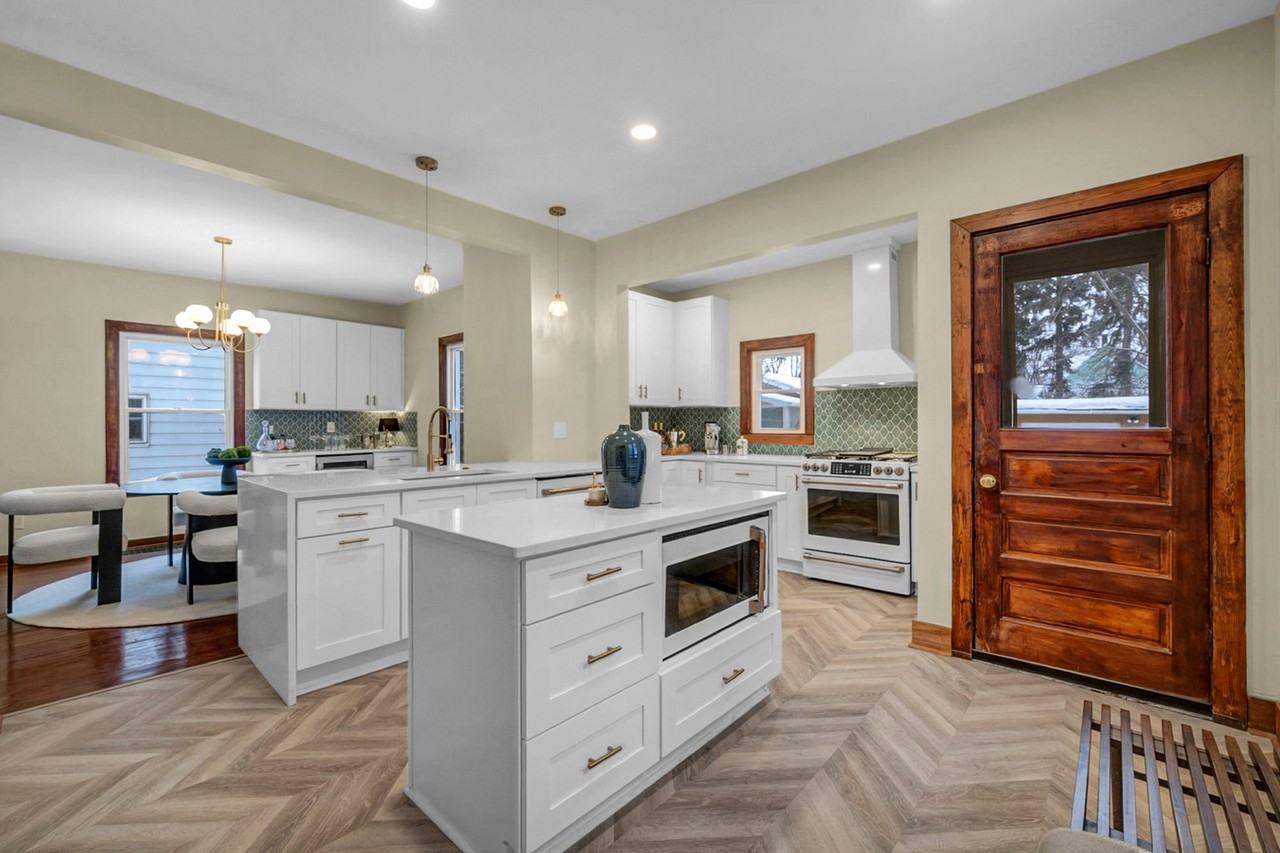 1345 Cove Ave - Photo 5 of 20