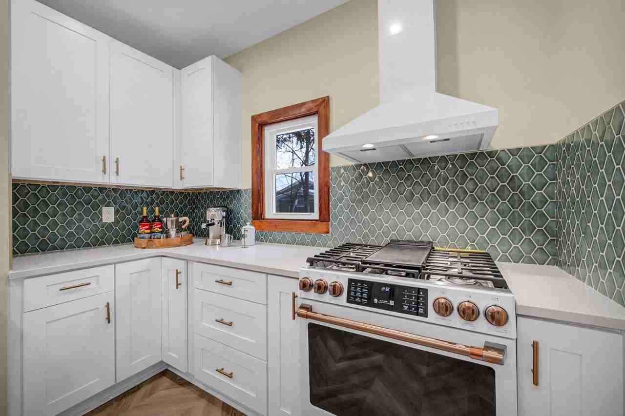 1345 Cove Ave - Photo 7 of 20
