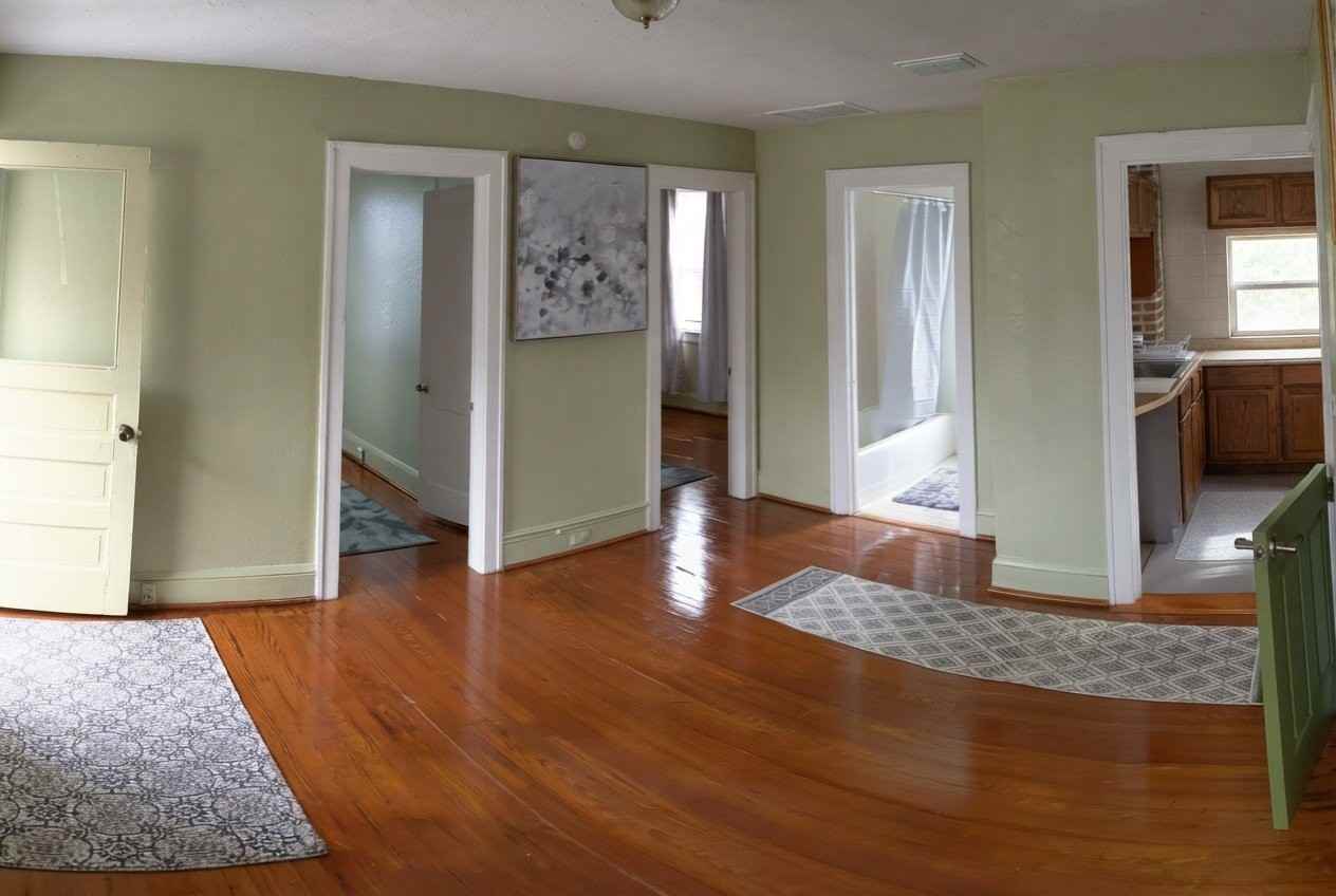 131 Loomis Ave #1