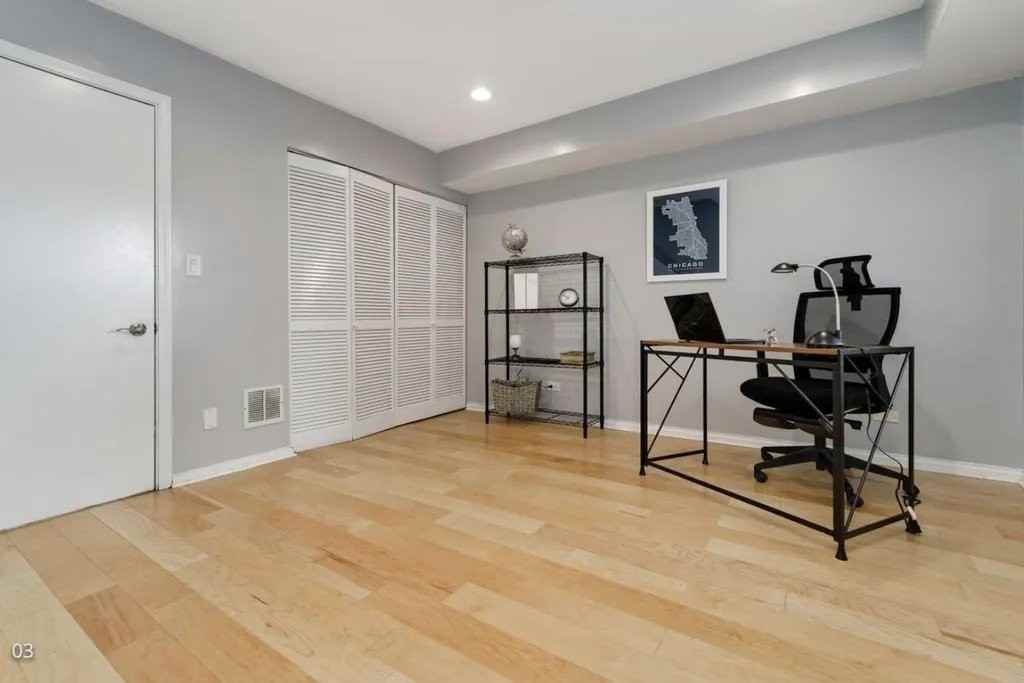 1540 N Greenview Ave #F - Photo 4 of 10