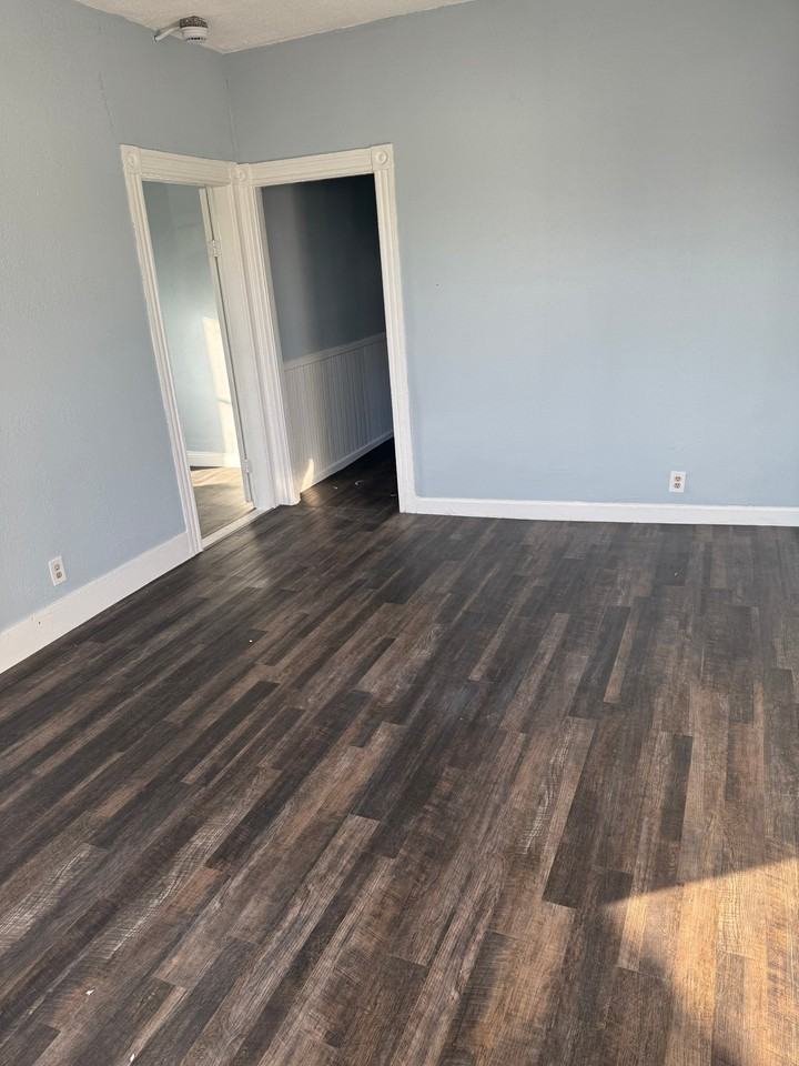821 Potters Ave #3FL - Photo 7 of 12