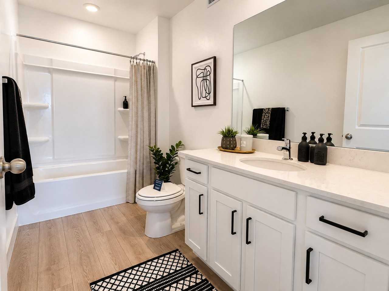 347 E Levengrove Dr - Photo 4 of 9