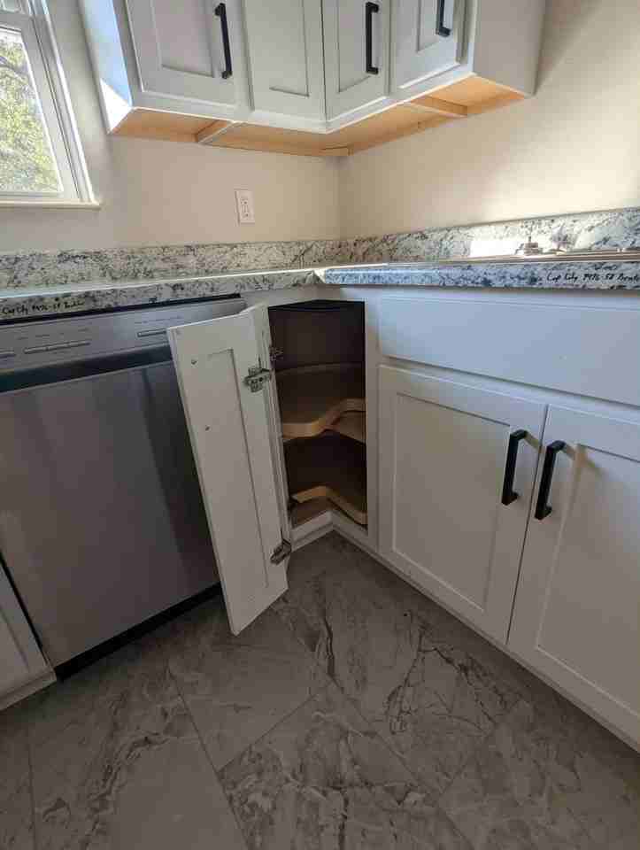 811 E Dunklin St - Photo 5 of 17
