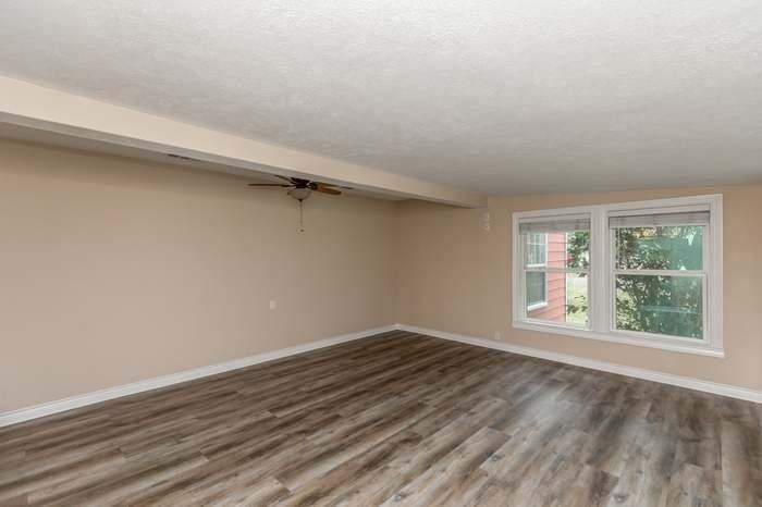 4205 N Tram Rd - Photo 4 of 12
