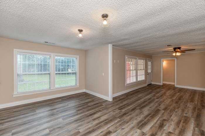 4205 N Tram Rd - Photo 5 of 12