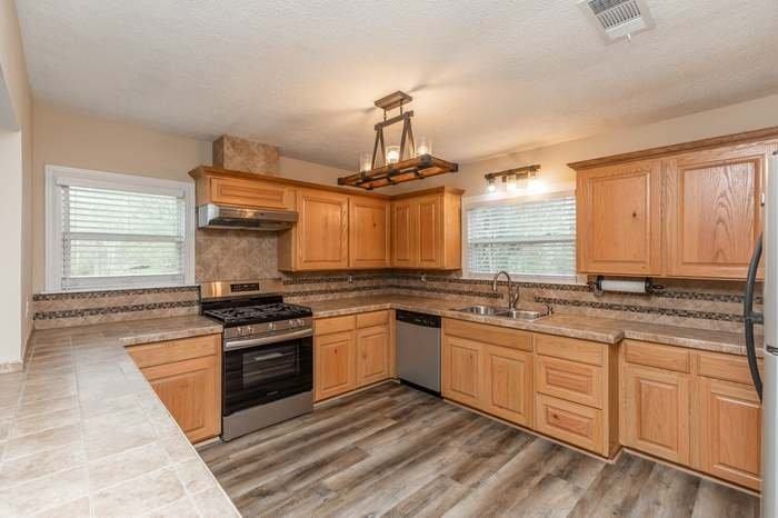 4205 N Tram Rd - Photo 6 of 12