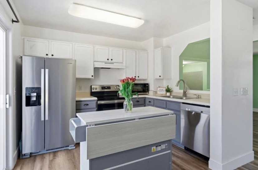 367 E St - Photo 2 of 16