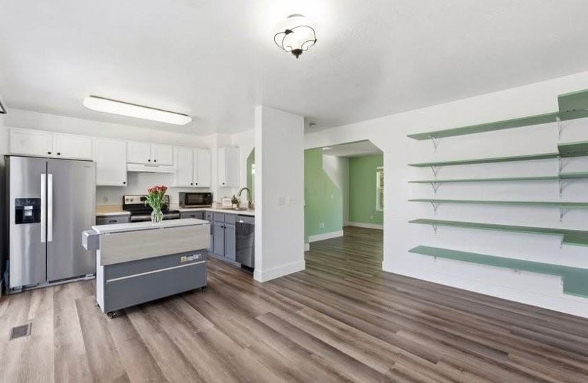 367 E St - Photo 6 of 16