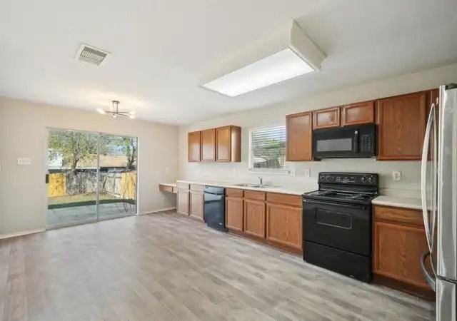 12907 Thomas Sumter St - Photo 5 of 16