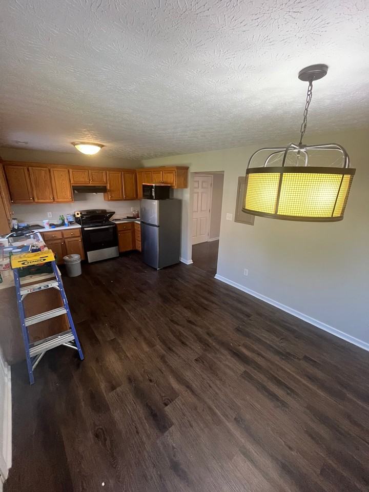 1073 Merrick Dr - Photo 7 of 8