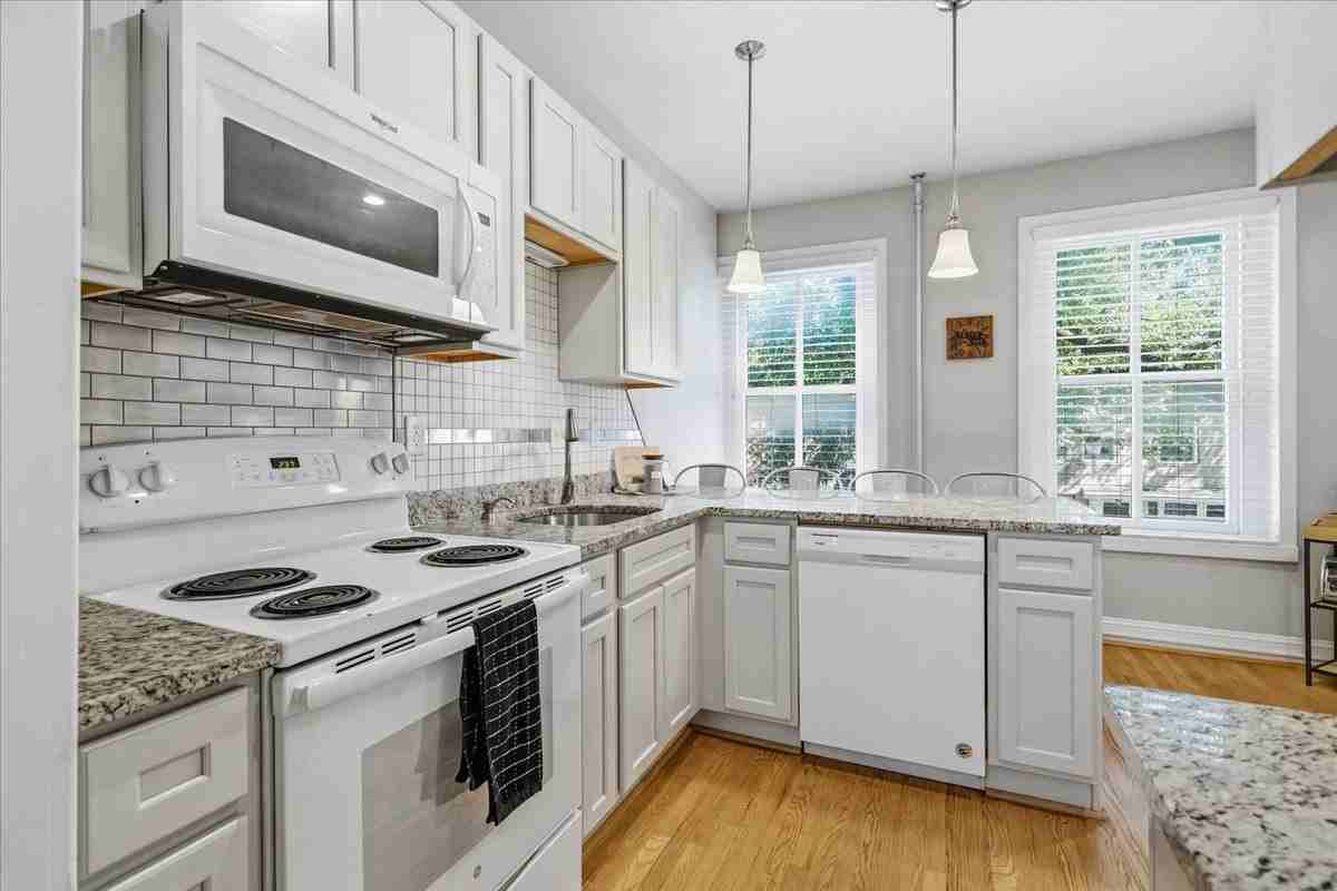 431 N Market St #3 - Photo 7 of 20