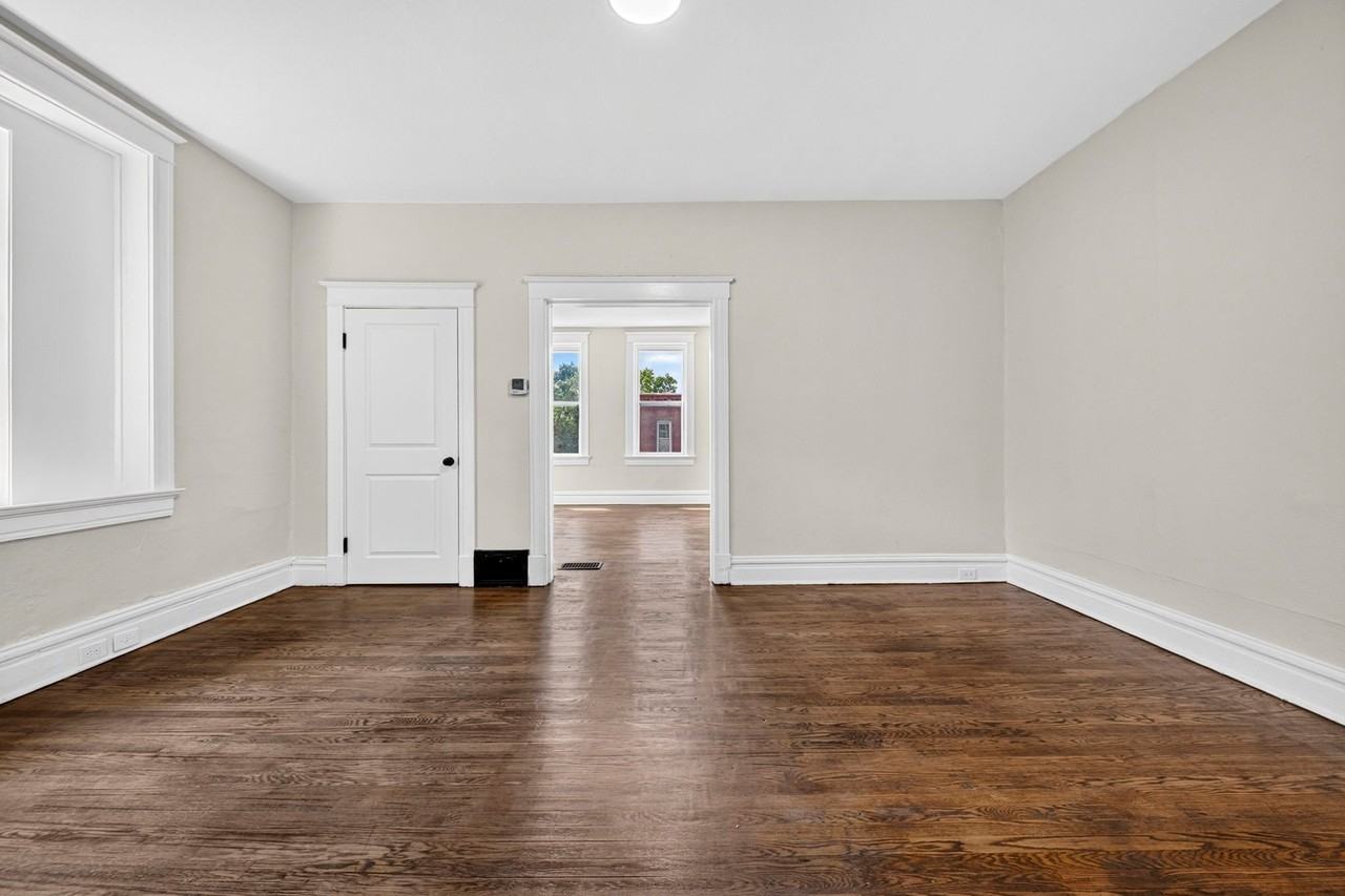 3234 Michigan Ave - Photo 3 of 20