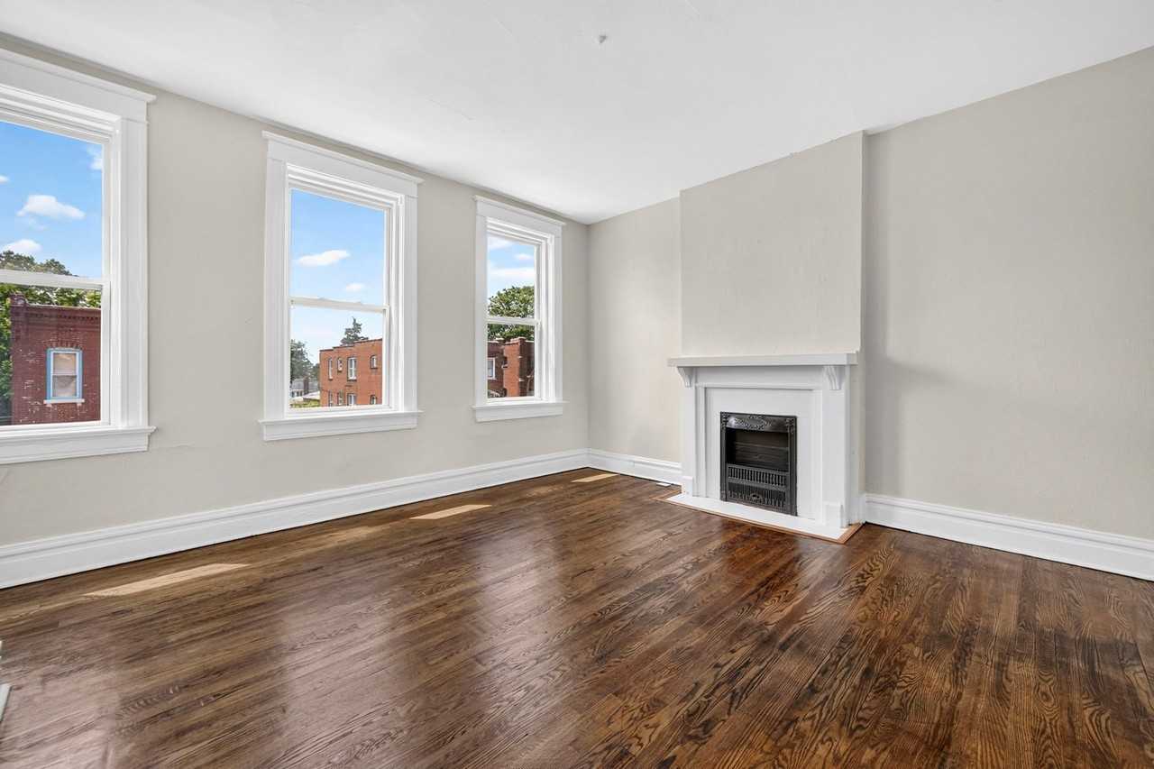 3234 Michigan Ave - Photo 4 of 20
