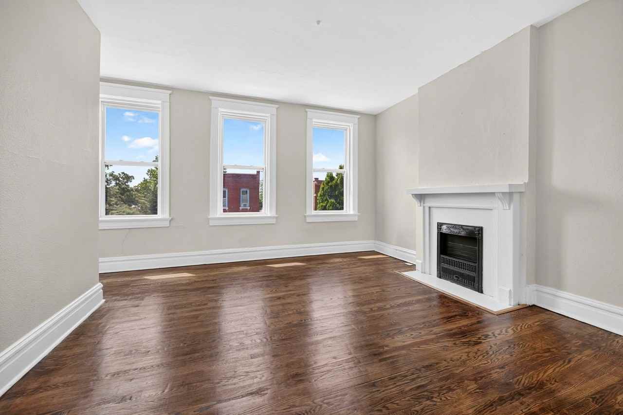 3234 Michigan Ave - Photo 5 of 20