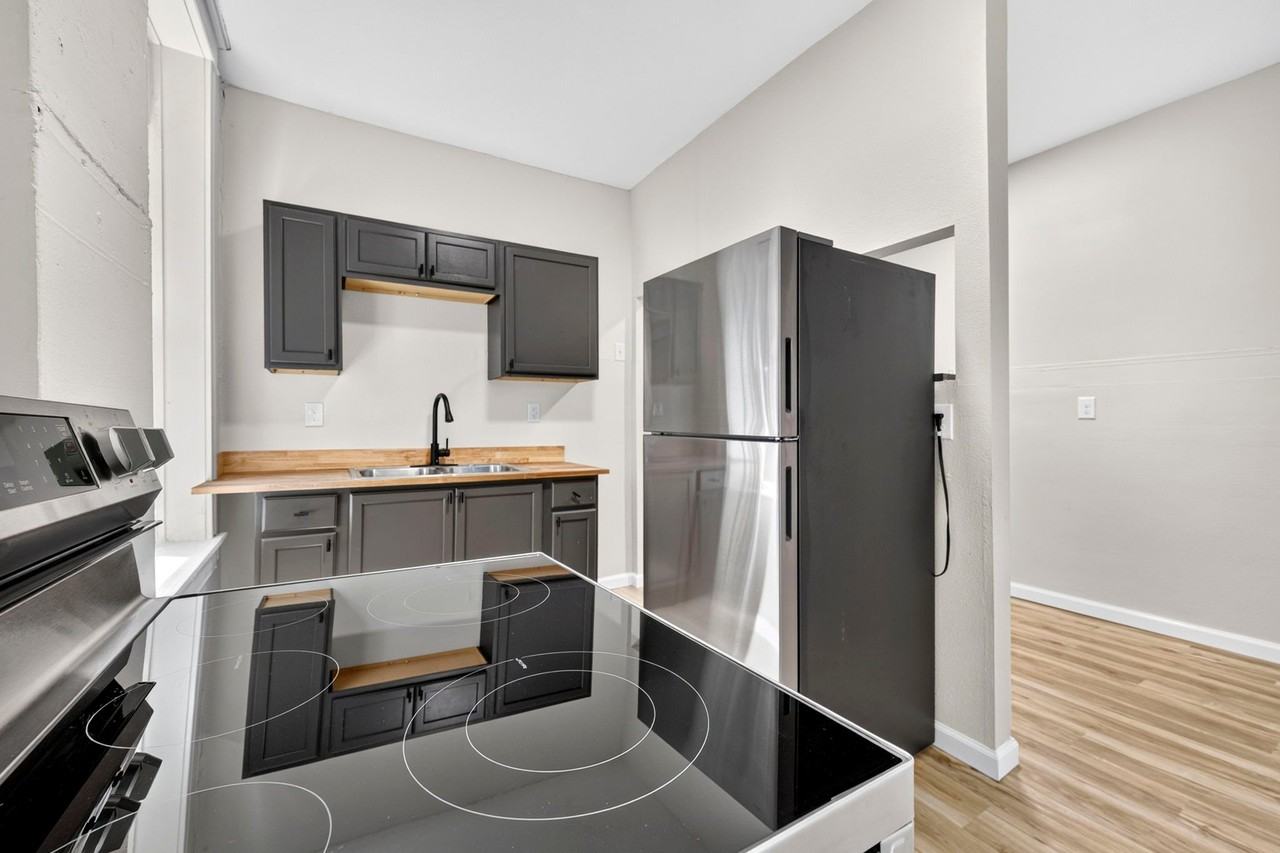 3234 Michigan Ave - Photo 6 of 20