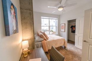 960 Sw Washington Ave #B5 - Photo 1 of 1