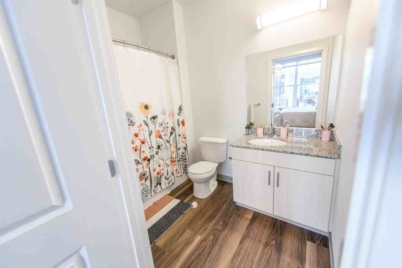 960 Sw Washington Ave #B5 - Photo 2 of 4