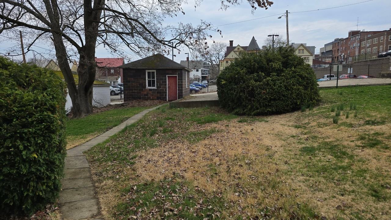 115 W 3rd St - Photo 5 of 13
