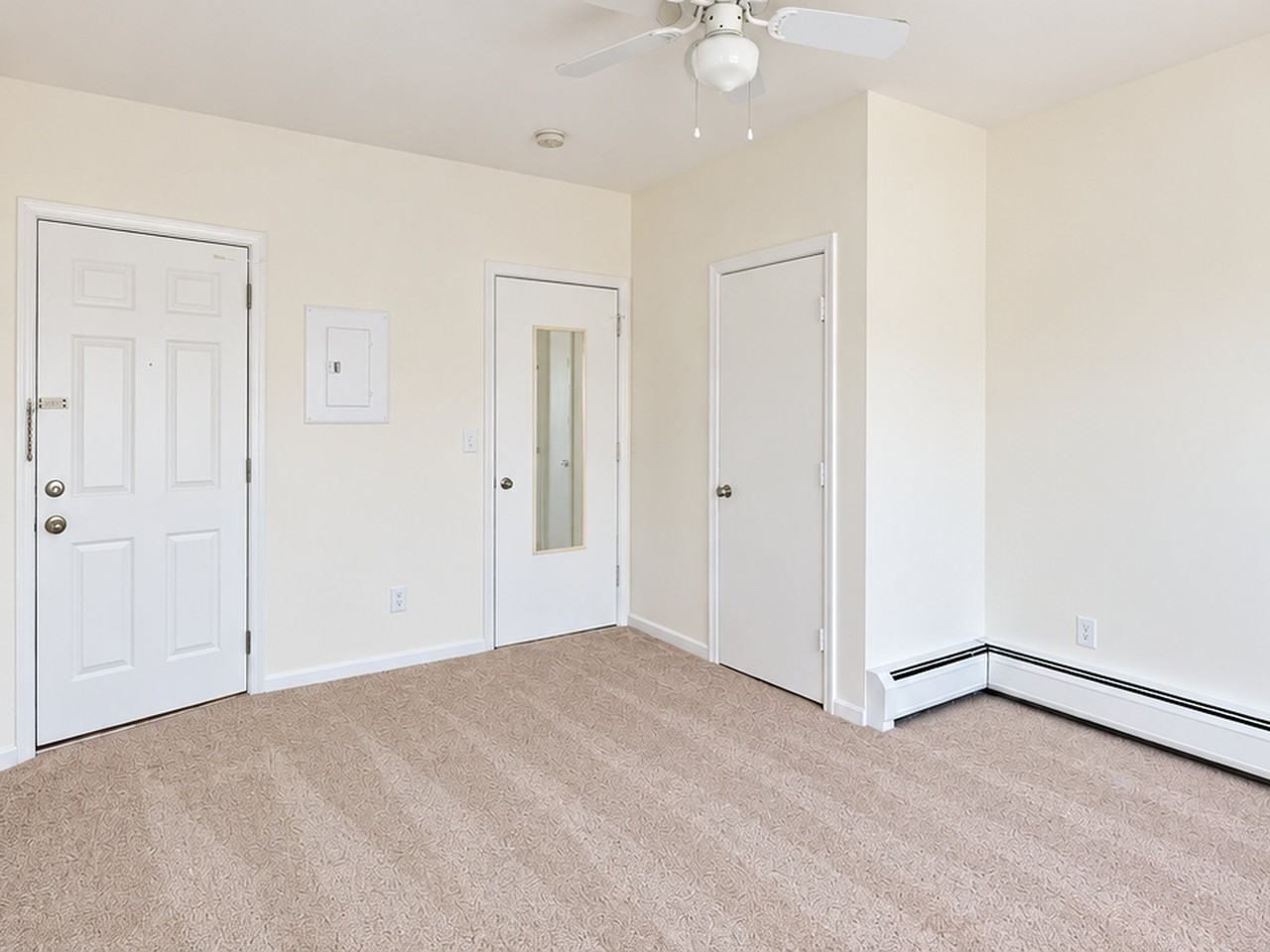 372 Union St - Photo 4 of 14