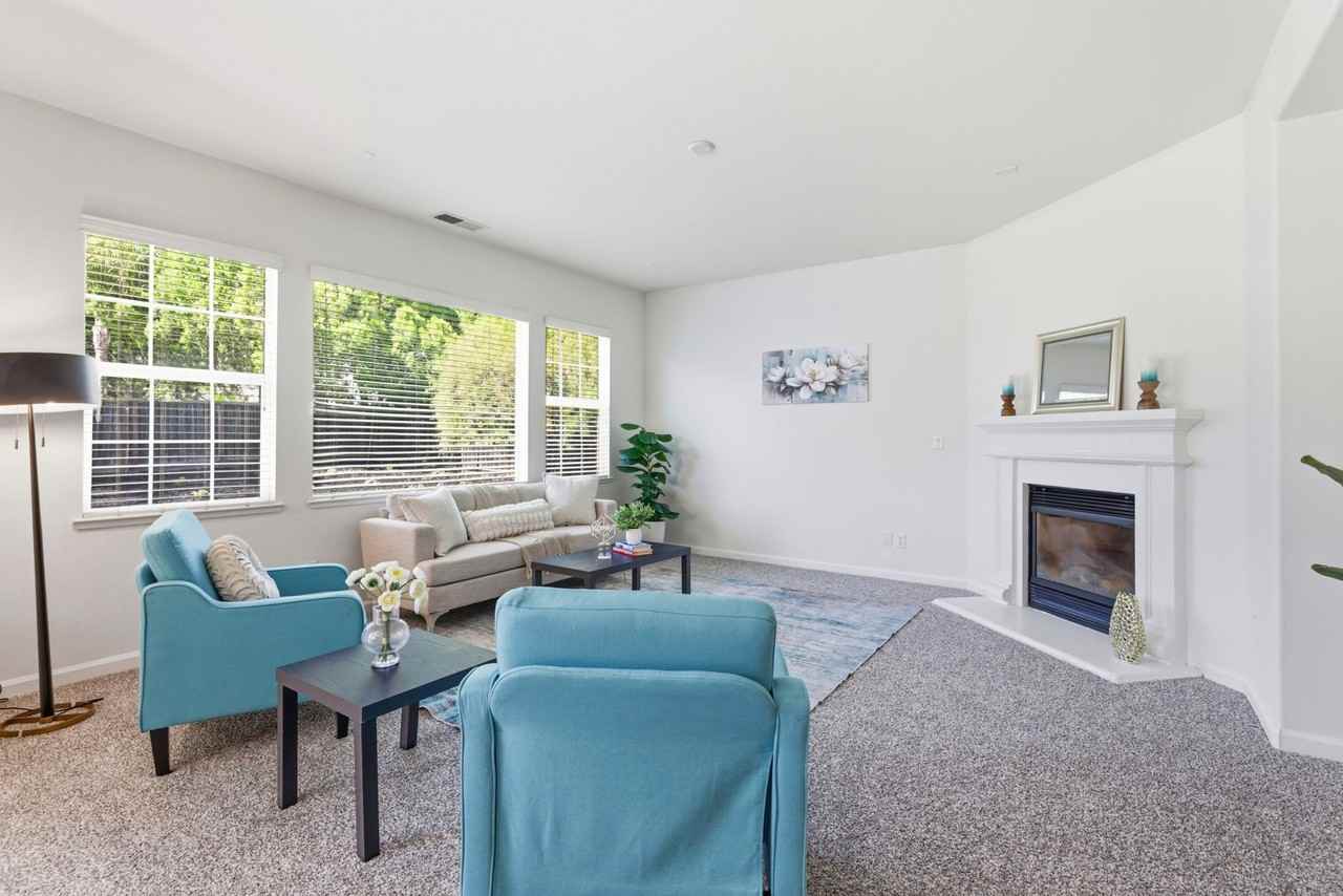 24 E Heritage Dr - Photo 3 of 20