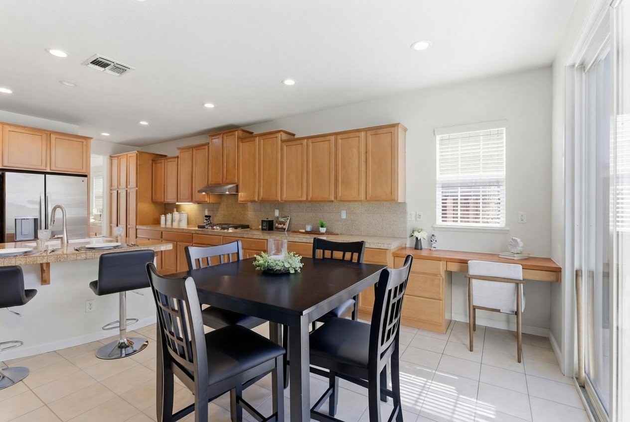 24 E Heritage Dr - Photo 7 of 20
