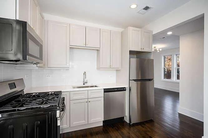 3255 N Hamlin Ave #1 - Photo 4 of 7